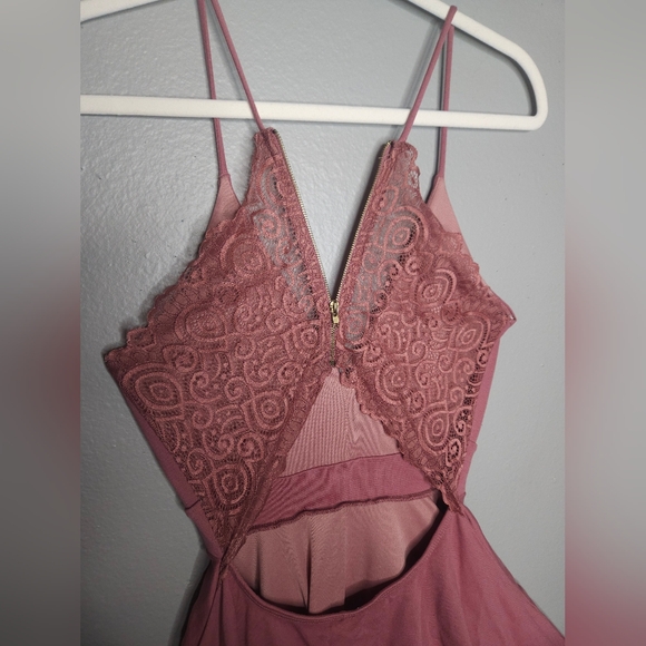 Windsor Blush lace back skater dress - Picture 8 of 10